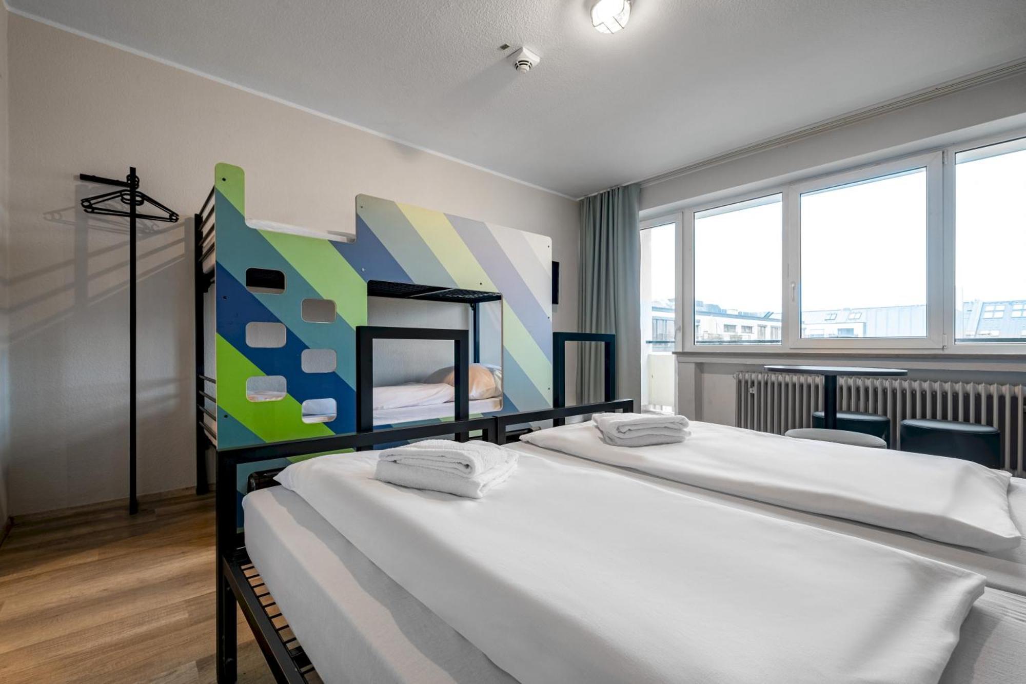 Quadruple Room,1435732261:JPEG